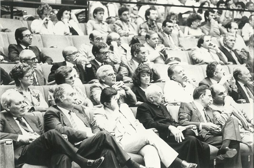 1988_6_p4F