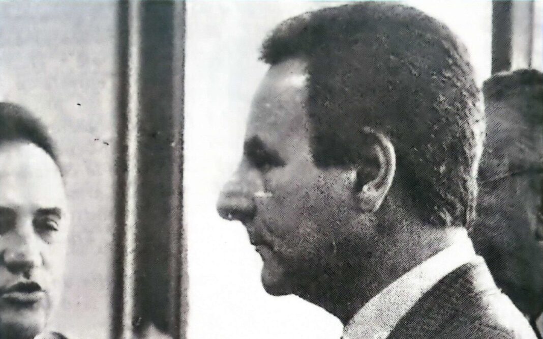 1989_11_p4F